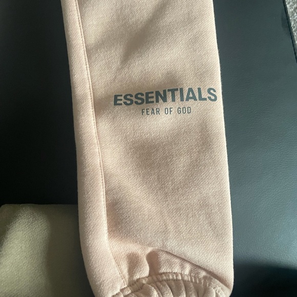 Essentials pants - Picture 2 of 3